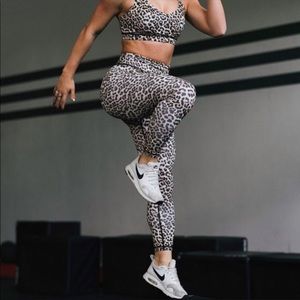 Zyia Leopard Brilliant Tights Leggings 7/8 Size 4 Women’s High Waisted